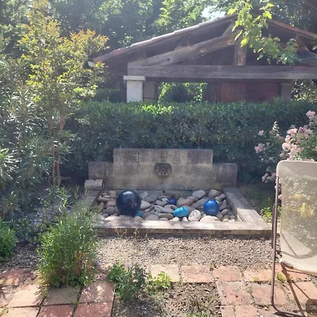 Charmante Maison Avec Jardin 펜션