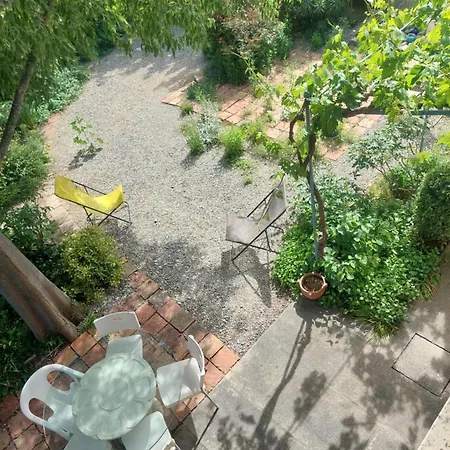 Charmante Maison Avec Jardin 펜션 *